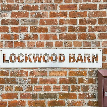 Lockwood Barn Salton