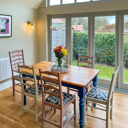 Lockwood Barn Salton